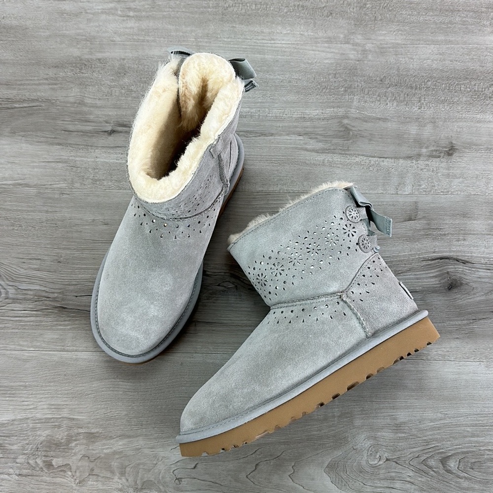 🍁 UGG 🍁 Women's Da Sunshine Perf
Drizzle Suede Boots - Picture 7 of 16
